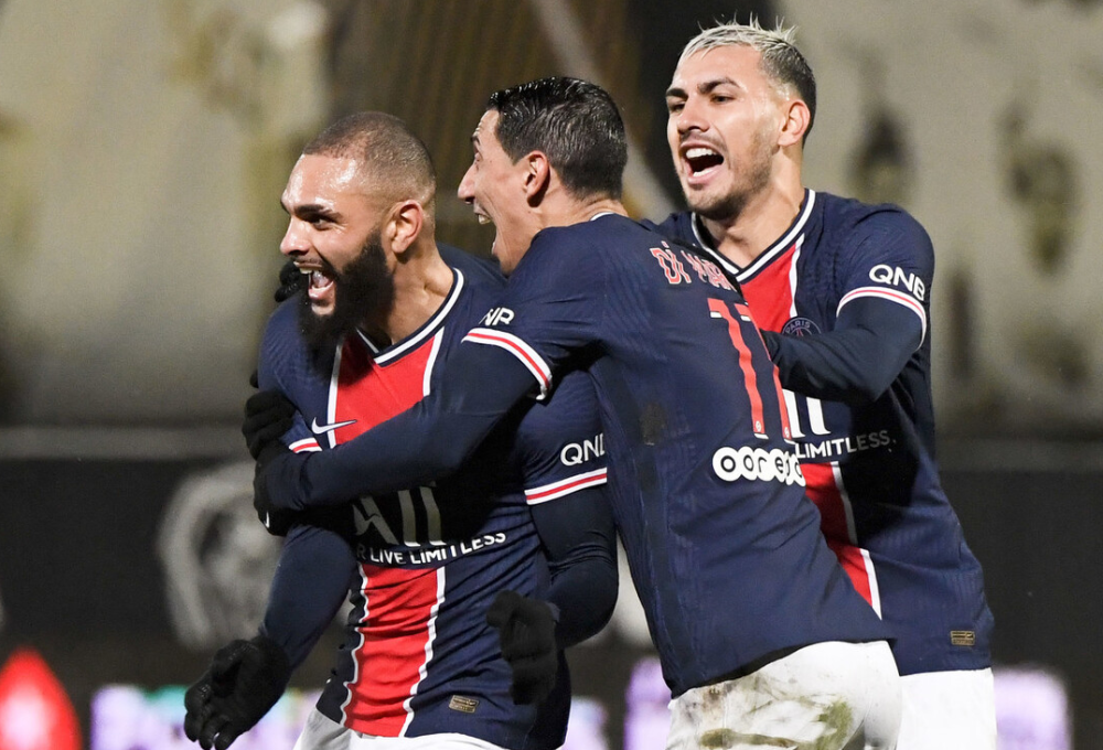 开云登录-浓眉哥重要时刻险胜，SKT带队取胜！引发球迷热议(浓眉哥几号位)  第2张