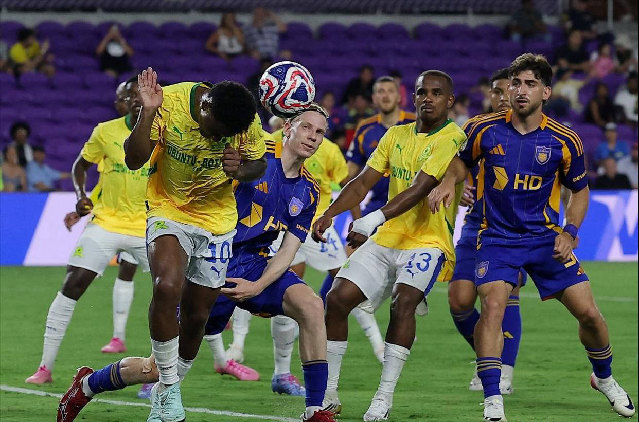 开云登录入口地址-阿斯顿维拉训练开放日，今晚内部沟通引欢呼，亚冠在即，球队文化再被提及的简单介绍  第1张