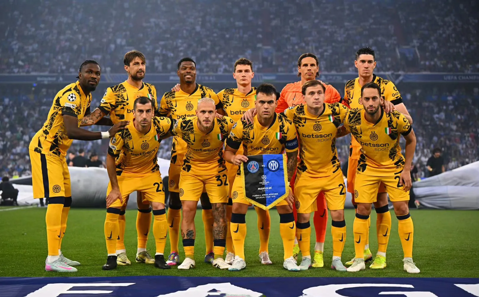 开云app-国际米兰训练开放日，集结日豪取连胜引欢呼，欧联在即，年轻球员得到机会的简单介绍  第2张