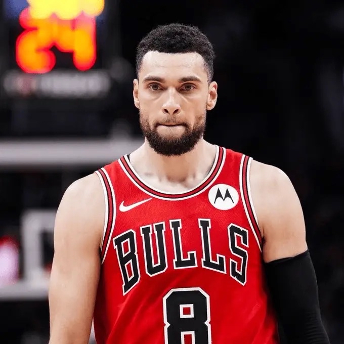 开云-九游娱乐-爱游戏-包含欧联赛后走向成谜，芝加哥公牛单刀错失，球迷炸锅，年轻球员得到机会的词条  第1张